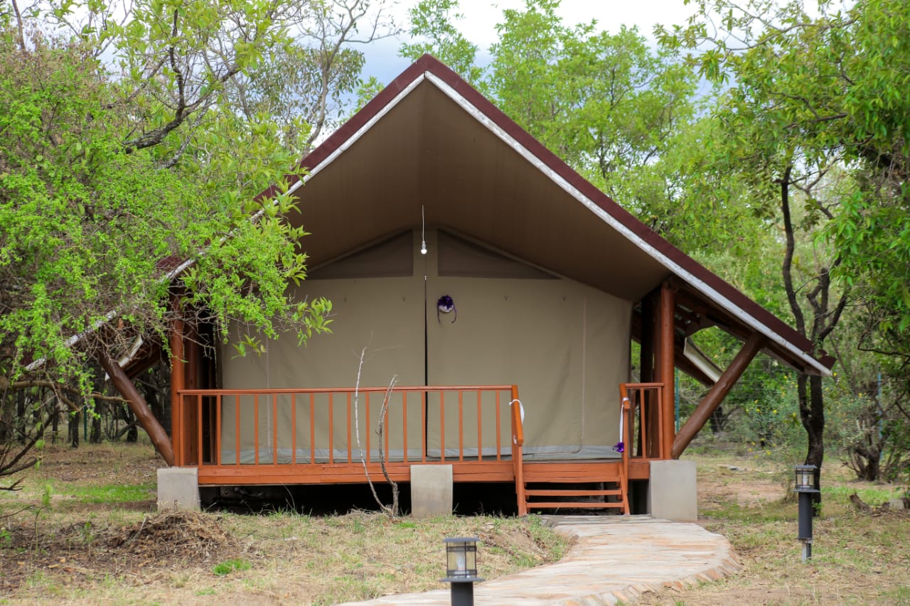 MARA EMPIRIS CAMP